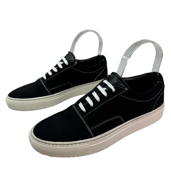 Woman by Common Projects Skate Low Suede Black EU 38